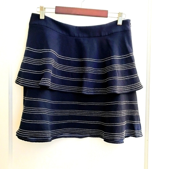 Banana Republic | 8 Navy skirt white stitch ruffle double layer - Picture 2 of 10